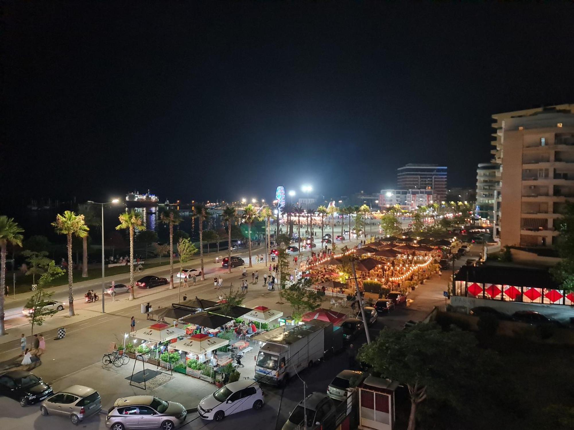 Seascape Apartments Вльора Екстер'єр фото