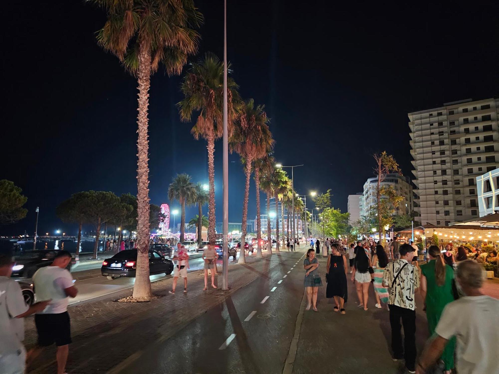 Seascape Apartments Вльора Екстер'єр фото
