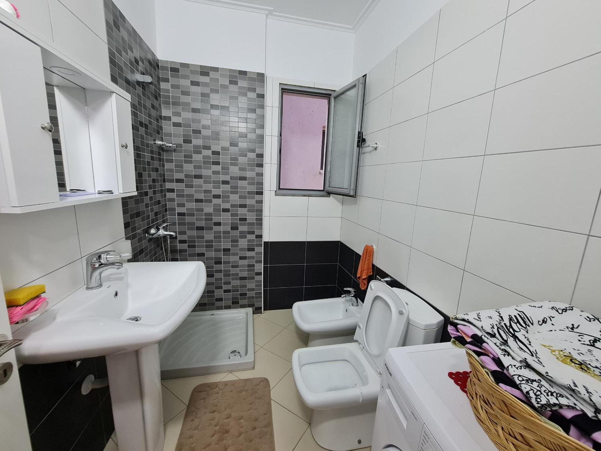 Seascape Apartments Вльора Екстер'єр фото