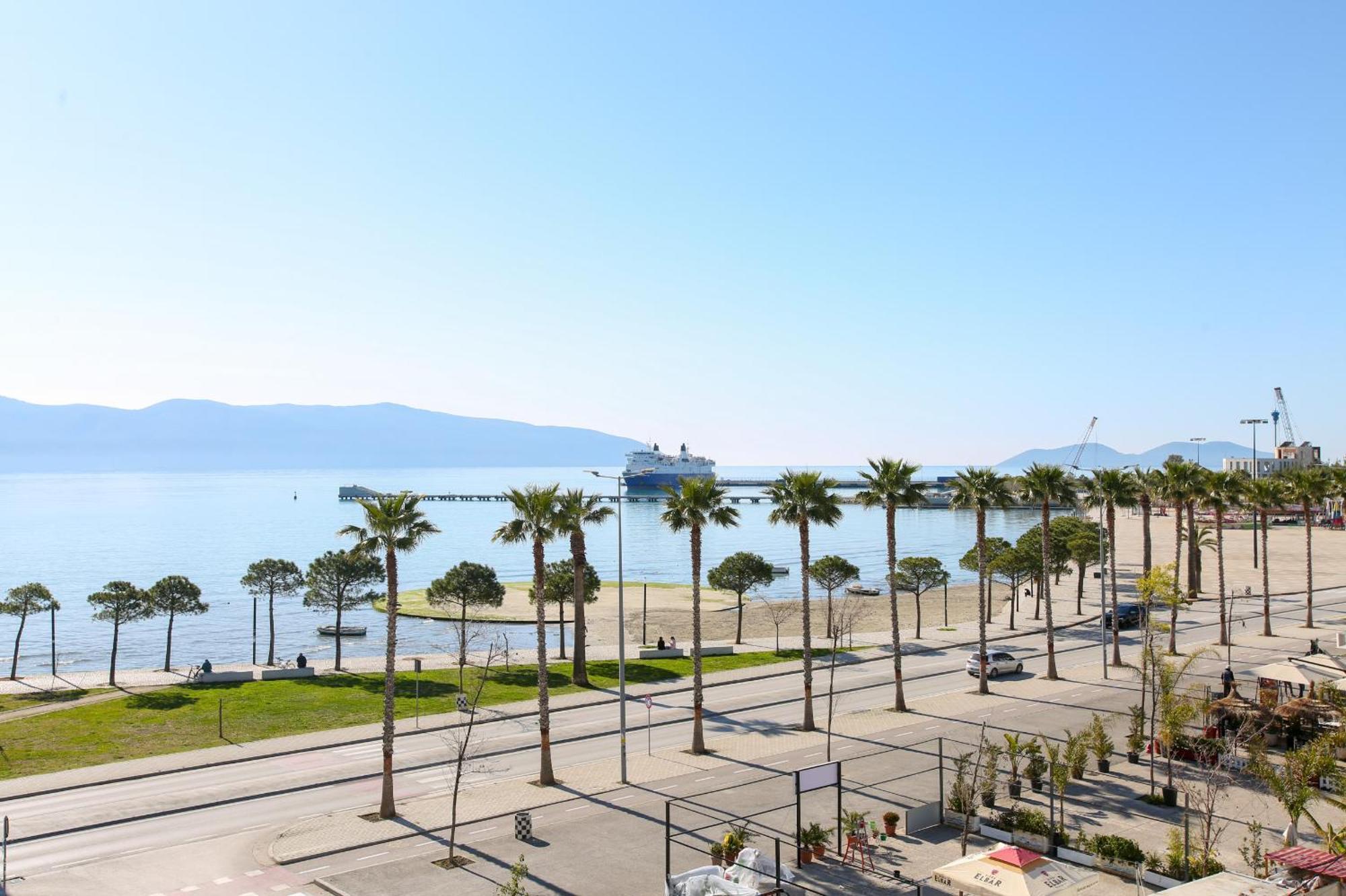 Seascape Apartments Вльора Екстер'єр фото