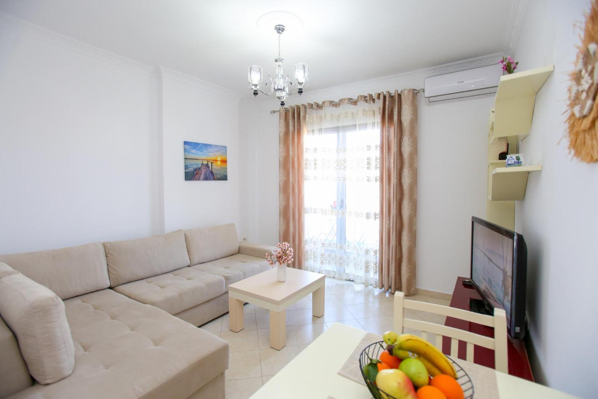 Seascape Apartments Вльора Екстер'єр фото