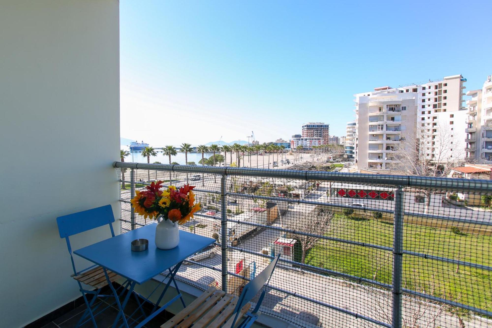 Seascape Apartments Вльора Екстер'єр фото